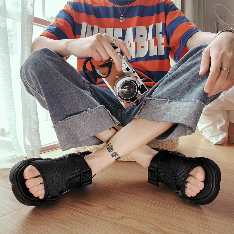Newest Summer Men Sandals Massage Slippers Breathable Flat Man Shoes Outdoor Beach Shoes Mules