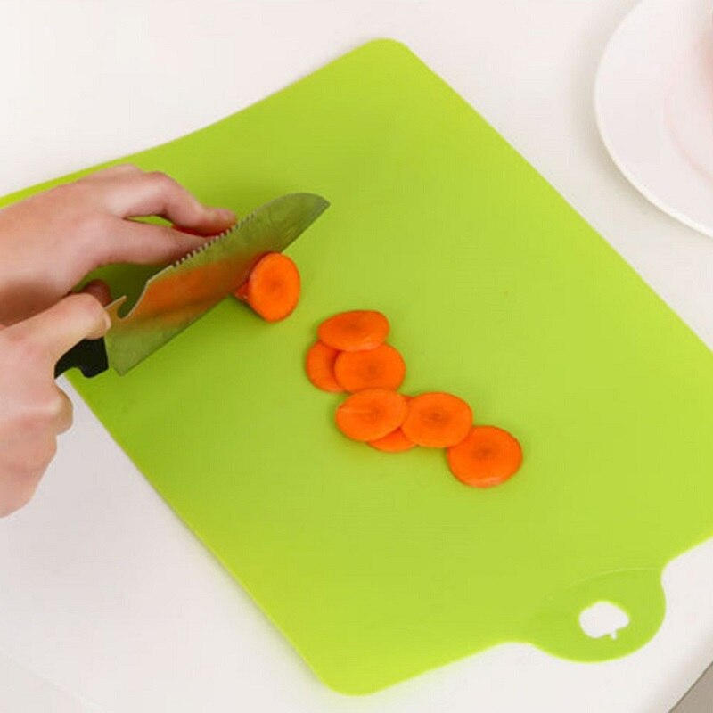 Plastic Cutting Board Food Classification Board Outdoor Camping Vegetables Fruits Meat Bread Cutting Board: green