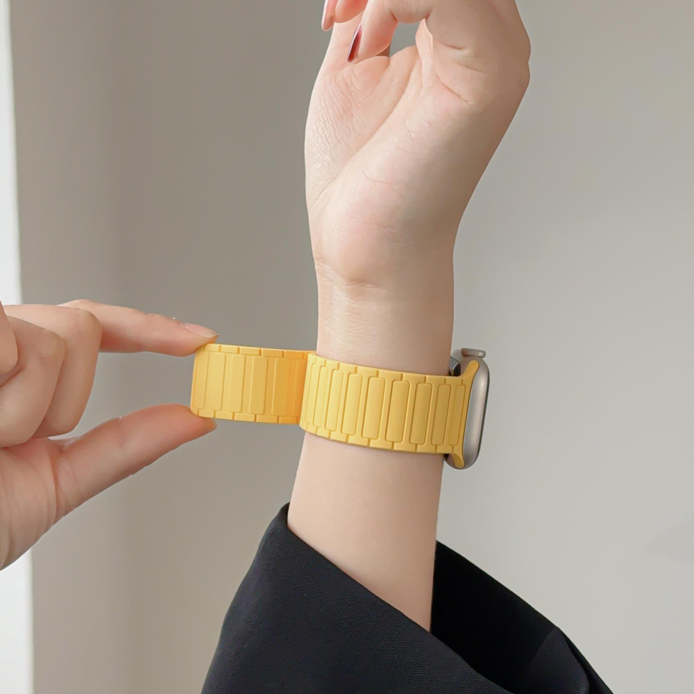 Soft Magnetic Silicone Strap for Apple Watch Ultra 2 49mm 46mm 42mm 45mm 41mm 44mm 40mm Band for IWatch Series 10 9 8 7 6 SE 5 4