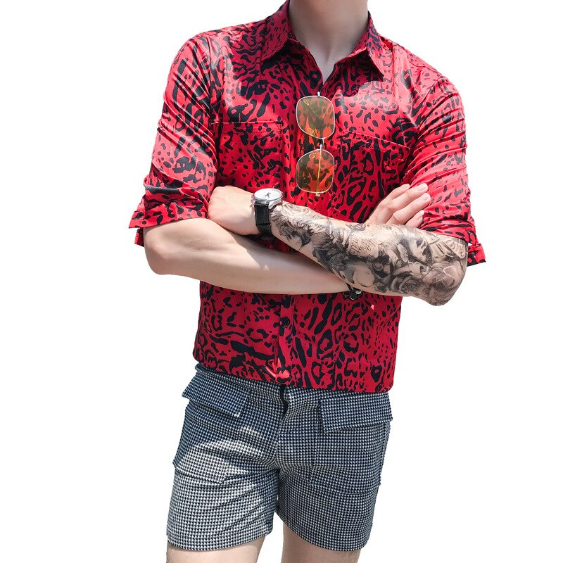 Camisa de leopardo para hombre, Camisa informal ajustada de media manga, Camisa roja para Club nocturno, ropa de calle para hombre, Camisa Social Masculina