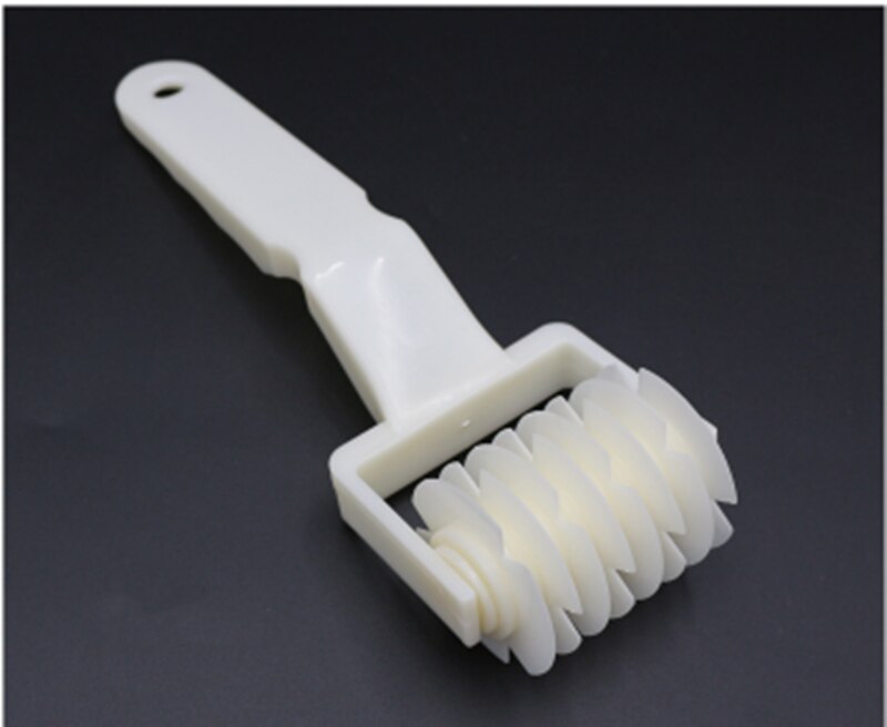 1PC Stainless Steel Rolling Cutter for Making Croissant Bread Wheel Dough Pastry Wooden Handle Baking accessories MZL135: B