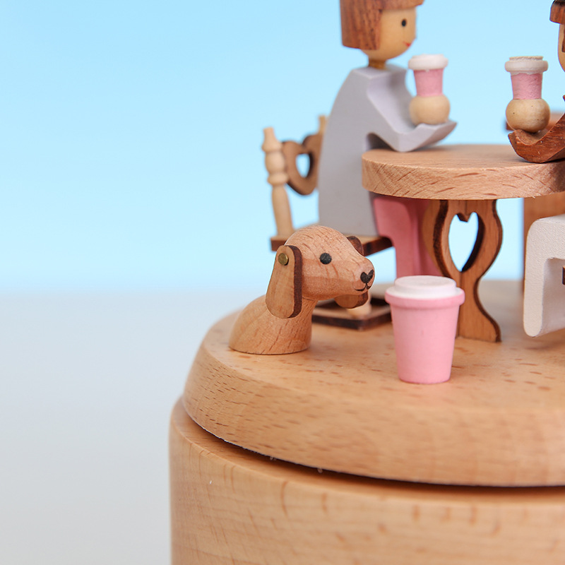 Wooden Rotating Music Box Clockwork Music Handmade Wooden Box Crafts Accessories Retro Home Decoration Valentine's Day