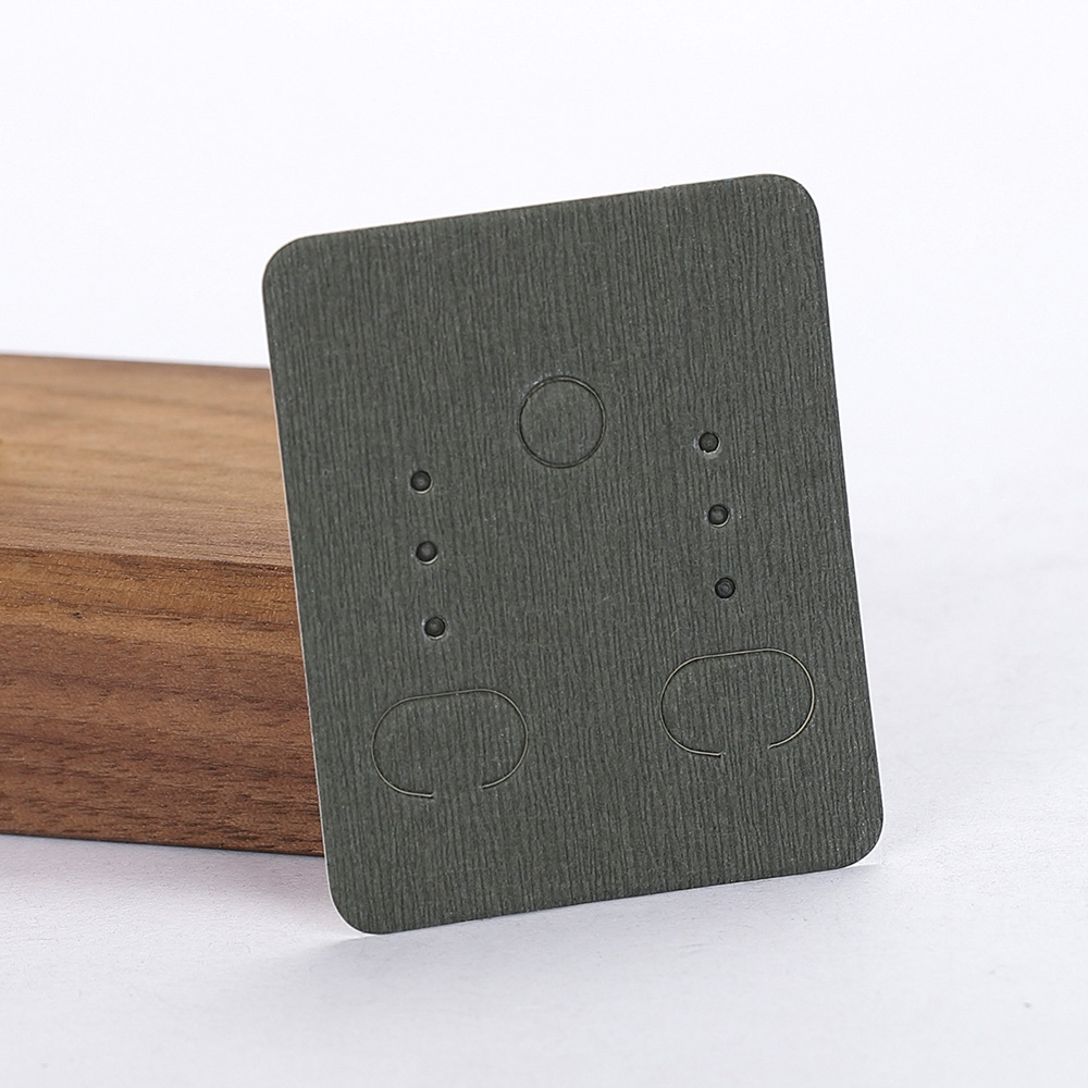 50 stks/partij 3.8x4.8cm blanco kraftpapier oorbel display kaarten oorbel pakket hang tag kaart voor diy ear studs sieraden display kaart: kastanjebruin