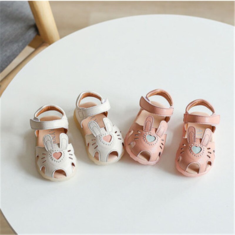 2021 nuove scarpe estive per bambini sandali per bambini in pelle con suola morbida punta chiusa sandali per bambina 15-25