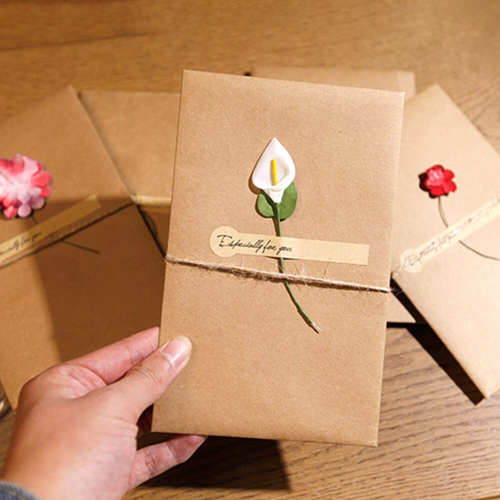 5 stk diy kraftpapir lykønskningskort med konvolut håndlavede tørre blomsterinvitationer bryllupsfødselsdagsfest decors forsyninger
