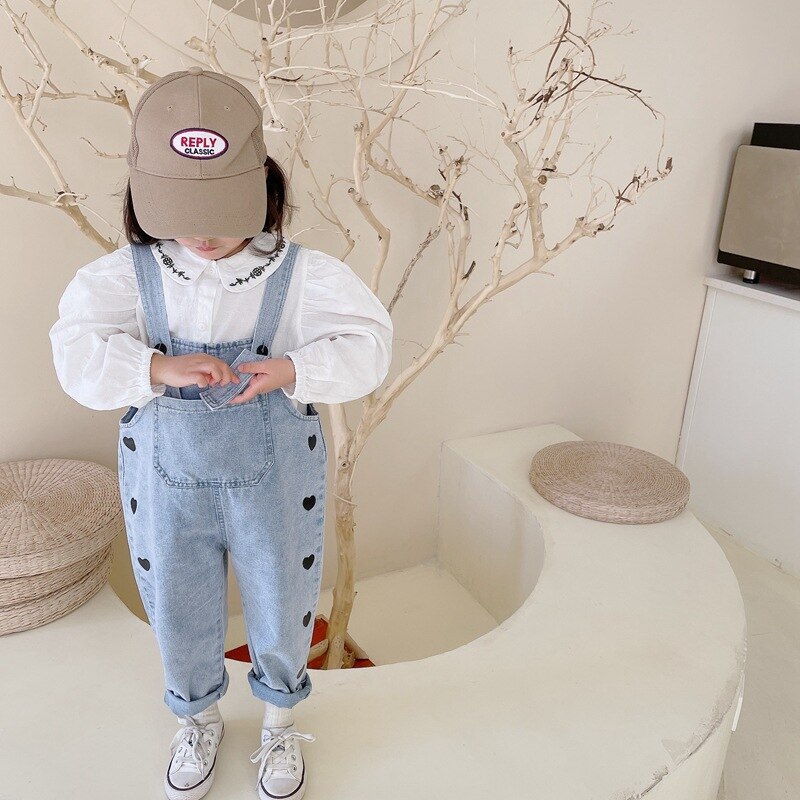 Salopette en jean ample avec imprimé cœur noir pour filles, salopette décontractée à bretelles, douce et assortie, pour enfants de 1 à 6 ans, printemps automne
