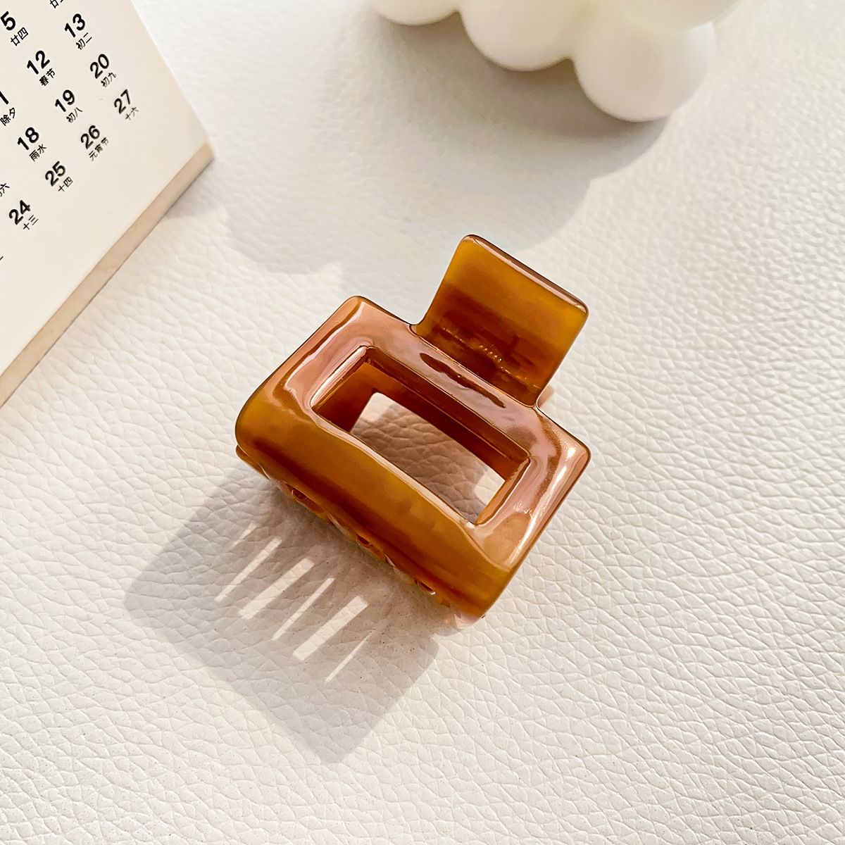 Muweordy, pinzas para el cabello cuadradas huecas de acetato a la , pinzas para el cabello de cangrejo, cola de caballo con estampado de mármol, pasadores con Clip de tiburón, accesorios para el cabello: Amarillo claro