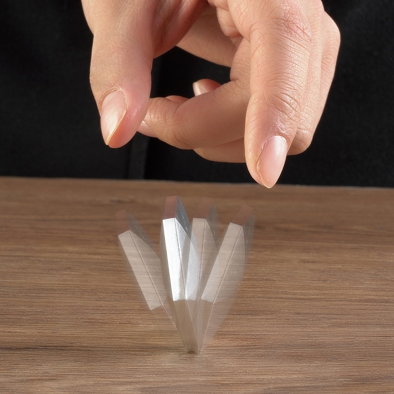 Desktop Flip Spinning Toy Pocket Stress Relieve Toy Metal Fingertip Decompression Rotary Toy