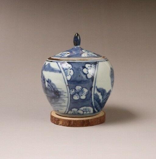 China old porcelain blue and white porcelain landscape Graph pattern with cover pot