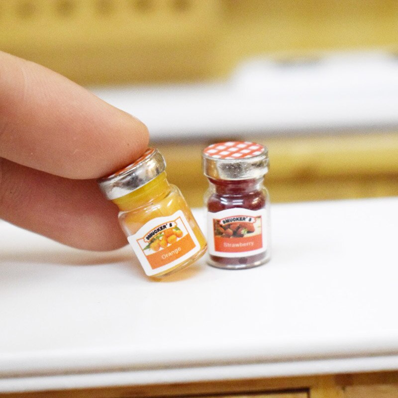Nette Mini 2 Flaschen Marmelade 1/12 Puppenhaus Miniatur Lebensmittel Täuschen Spiel Küche Zubehör Spielzeug