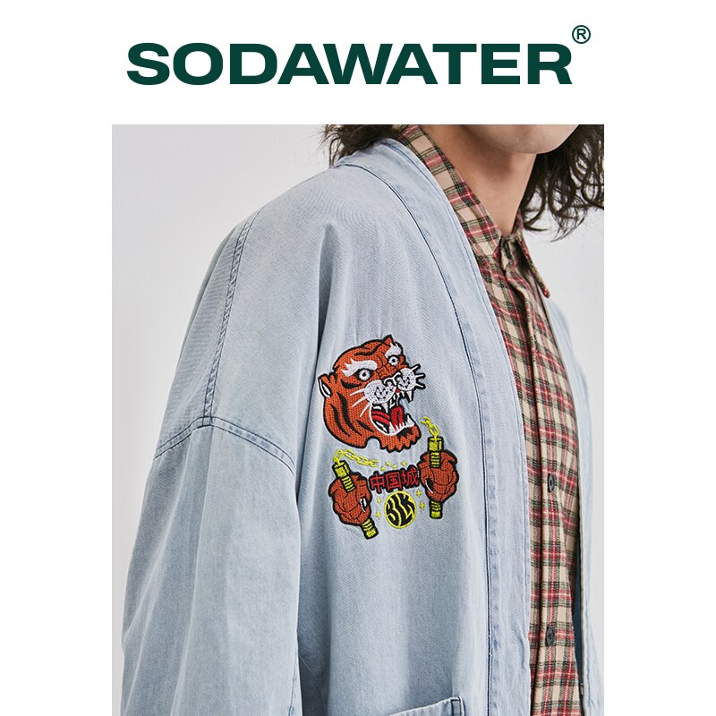 SDDAWATER Harajuku Denim Jacket Coat Men Japanese Streetwear Tiger Dragon Embroidery Hip Hop Washed Jeans Jacket Men 2516W