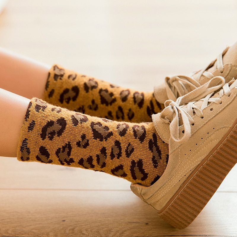 Uldne bomuld leopard sokker kvindelige pop efterår og vinter sokker personlighed retro tykke varme bløde frotté mellemsokker