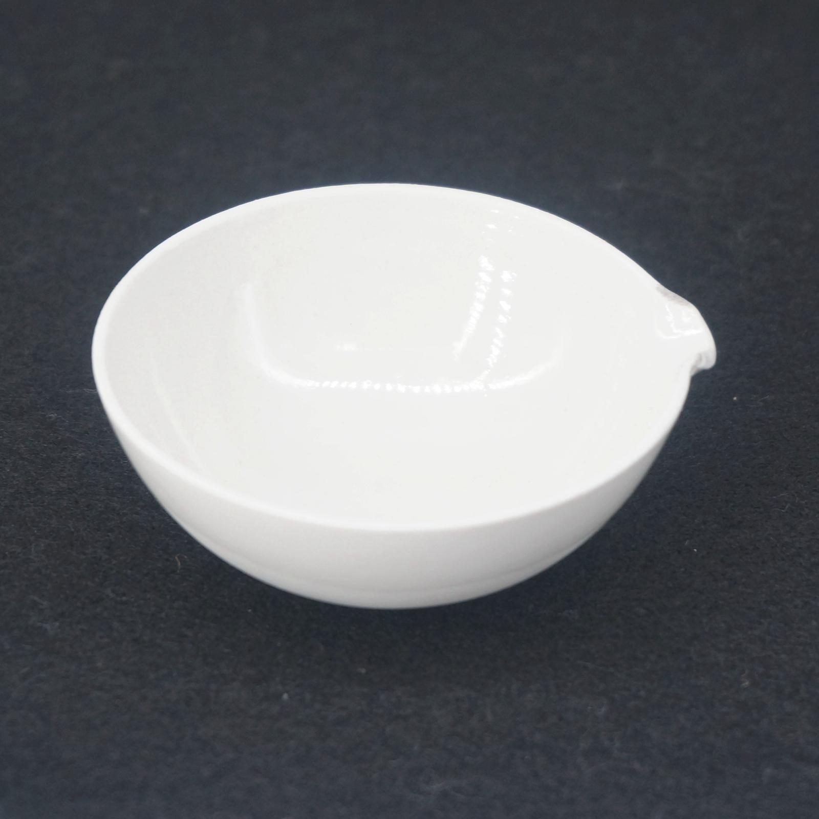 Plat d'évaporation en céramique de 60ml, fond rond avec bec pour laboratoire de chimie