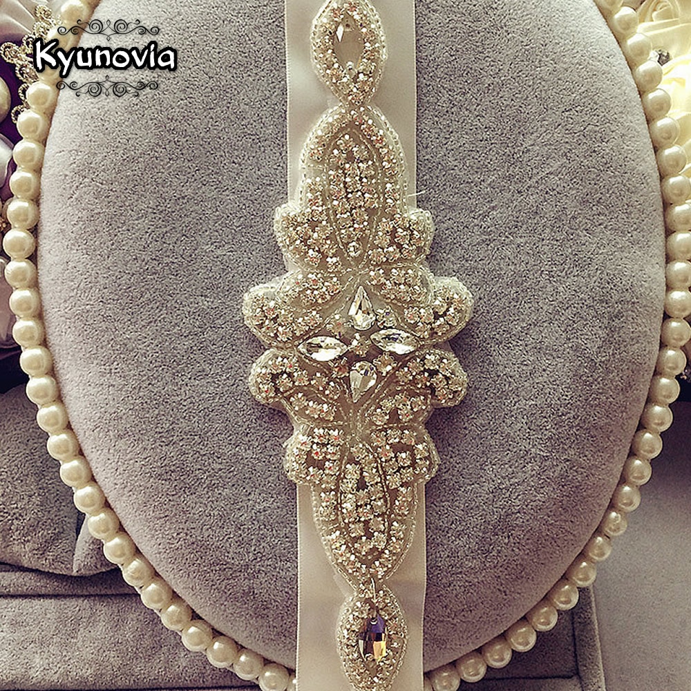Cinturón de novia de cristal plateado de Kyunovia, faja nupcial para boda, cinturón de diamantes de imitación, cinturón baile graduación, faja nupcial con cuentas, faja de aplicación D31