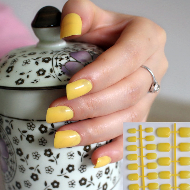24 stuks citroengele snoep dames nepnagels glinsterende nail art volledige wrap tips handnagels nagelsalon product nr. .124