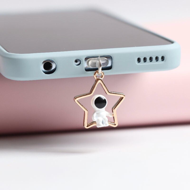 Astronaut dust plug charm cute charging port anti-dust plug kawaii usb type c plug for iphone headphones jack stopper cap pendant