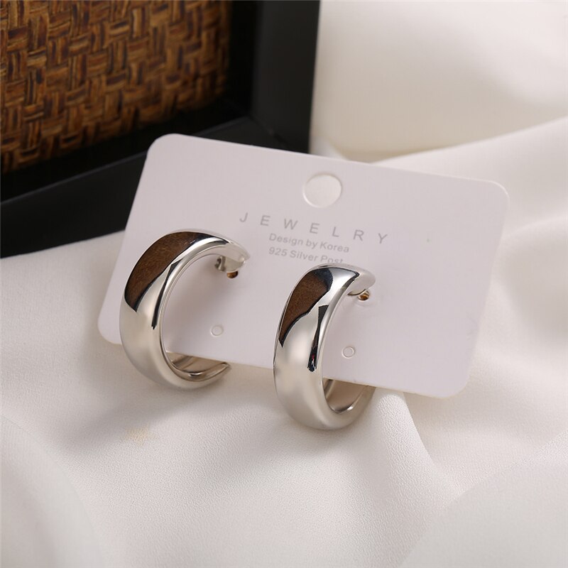 17KM Minimalistischen Gold Metall Geometrische Kreis C bilden Band Ohrringe Für Frauen modisch Hochzeit Runde Ohrringe Schmuck