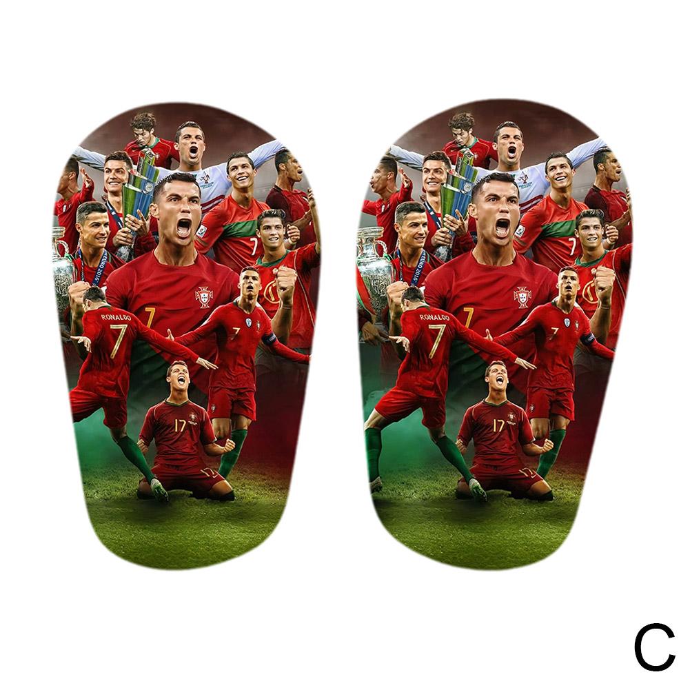 1 paar mini-scheenbeschermers, beschermende voetbalbenodigdheden, beschermende uitrusting scheenbeschermers verzamelpads voor voetbalfans: Rood
