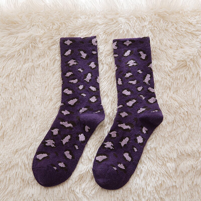 Leopardikuvio kashmir villasukat naiset syksy talvi paksuuntua lämpimät naisen sukat japanilaistyyliset harajuku retro pitkät sukat: Violetti