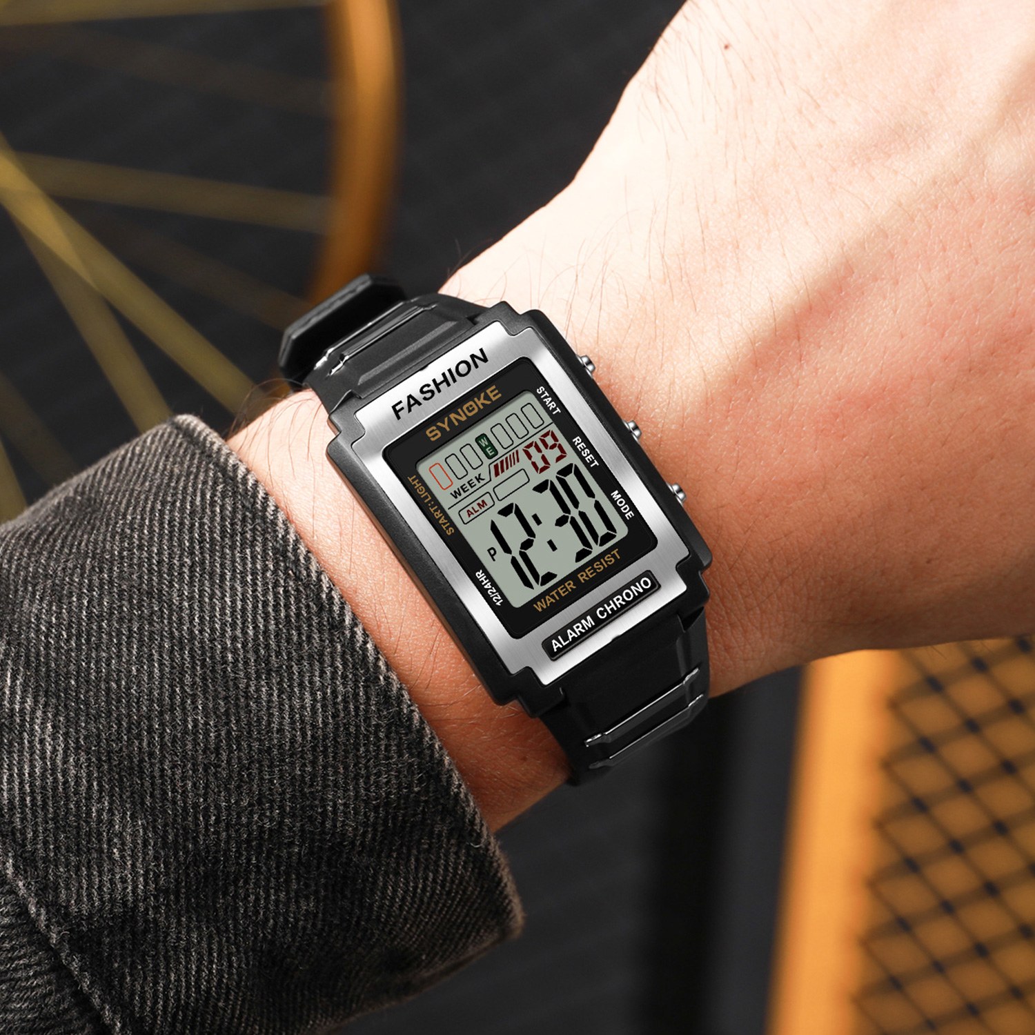 Digitale horloges voor heren Waterdicht 31 mm Ultradun elektronisch polshorloge Chronograaf Sport SYNOKE horloge