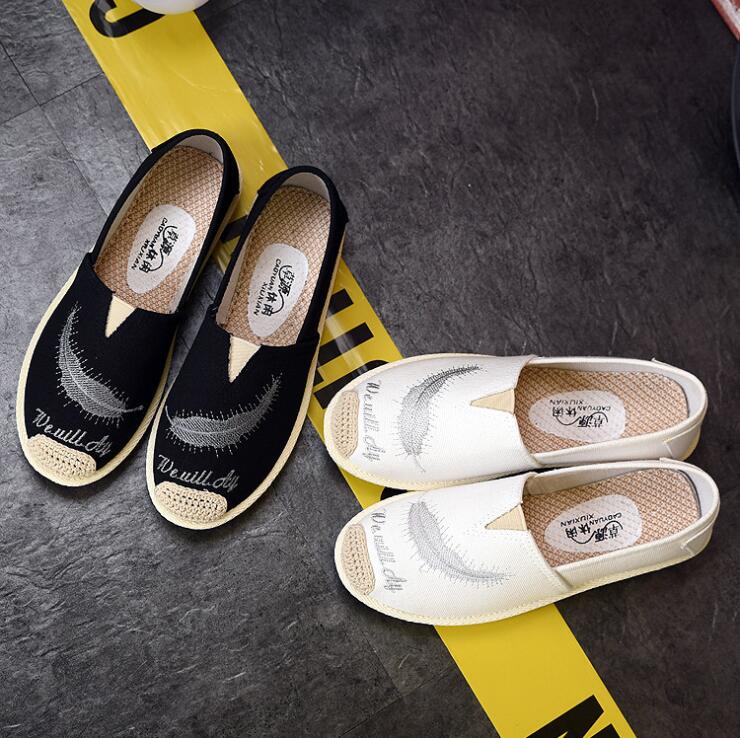 Chinese style autumn old Beijing cloth shoes ladies feather embroidered shoes one foot lazy leisure fisherman shoes