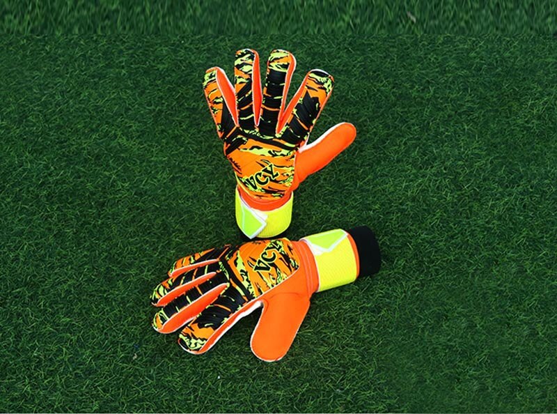 Kids Goalkeeper Gloves Cheap Roll Finger Football Palm Soft Latex Soccer Goalie Gloves with Finger Protection: D / 5