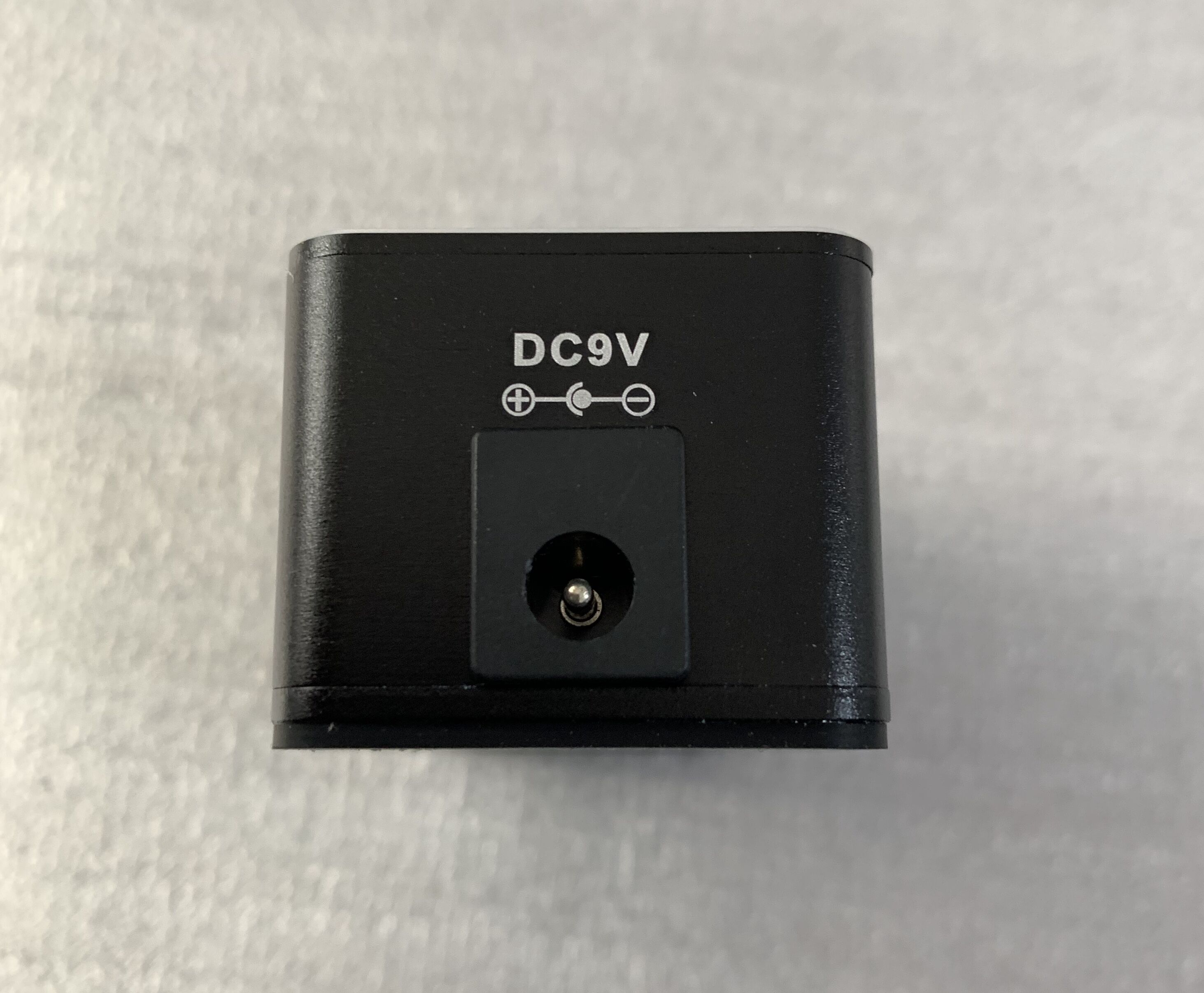 AROMA AT-07 Mini Foot Guitar Tuner Effect Pedal Chromatic Tuning Metal Shell HD Display Guitar Music Accessories