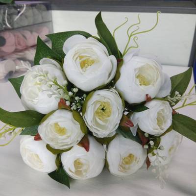 10 głów białe sztuczne kwiaty róży bukiet jedwabiu róże na stół weselny zima Dom dekoracje sztuczne kwiaty róże bukiet ślubny: mleko-biały