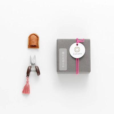 Cohana – mini ciseaux à manche en bois de japonaise, ciseaux de broderie avec pompon, bricolage, accessoires de couture importés du japon, 1 pièces: Pin Tassel