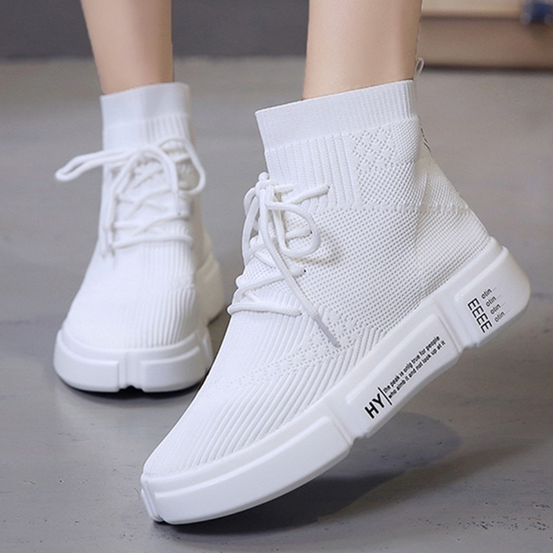 Kvinnor vita skor mesh andas high-top sneakers sommarstrumpor ankel dam skor casual snörning mjuka sneakers dam