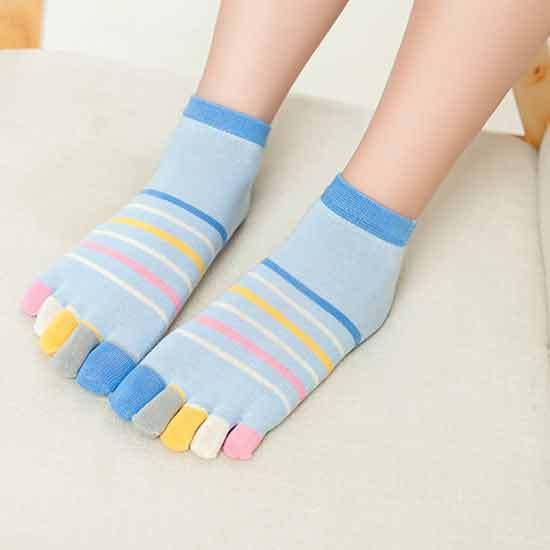 Bouillon fabrik direkte bomuld fem-finger sokker kvindelige slik farve forår og efterår korte rør sokker med bomuld tå sokker: Blå