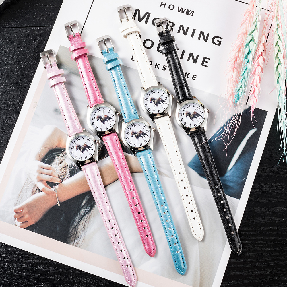 1 stücke Rose Leder Nette Reizende Mädchen Damen frauen Uhr freundlicher Pferd Quarz Schüler freundlicher Ebene armbanduhr